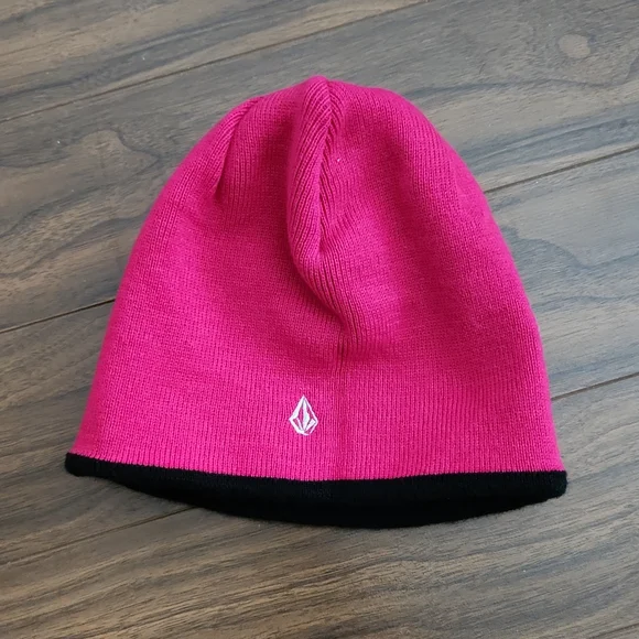 NWT Volcom Top Rocker Reversible Beanie toque - Picture 2 of 4